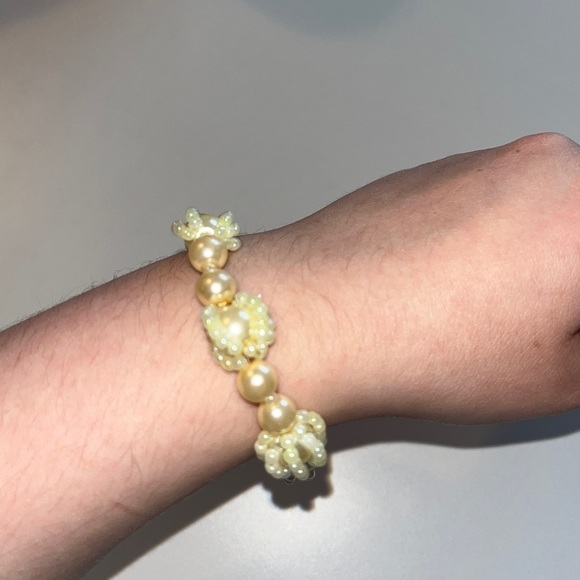 Beautiful Handmade Pearl Bracelet - Picture 2 of 5